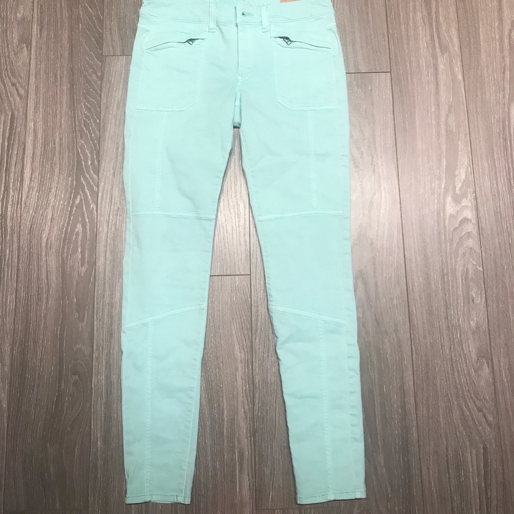 Beautiful mint jegging/ denim